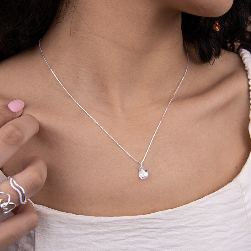 Collar de plata con gota de circonita blanca, 45 cm