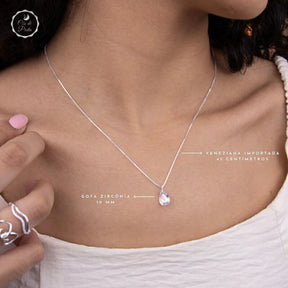 Collar de plata con gota de circonita blanca, 45 cm