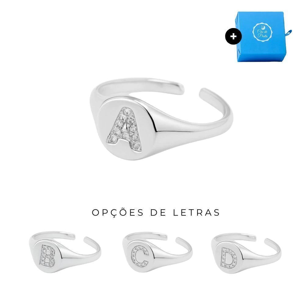 Anillo de sello de plata ajustable con letra pavimentada